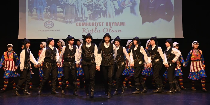 cumhuriyet-kutlandi-trabzon-4.webp