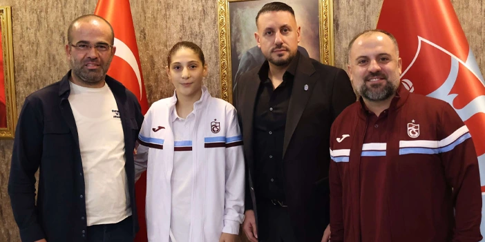 trabzonspor-sampiyona-imza-attirdi-2.webp