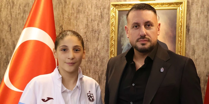 trabzonspor-sampiyona-imza-attirdi-3-001.webp