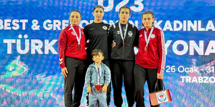 u23-turkiye-gures-sampiyonasinda-trabzonlu-beyza-nur-akkus-ve-sevim-akbas-turkiye-sampiyonu-4.webp